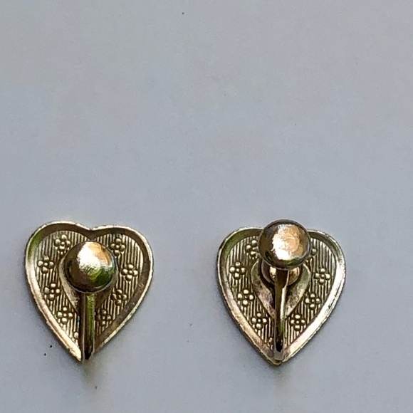 Vintage Gold tone  Heart Earrings with Screw back - Picture 2 of 3
